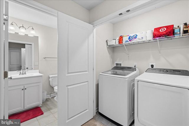 14 PEREGRINE WAY, Burlington, NJ 08016