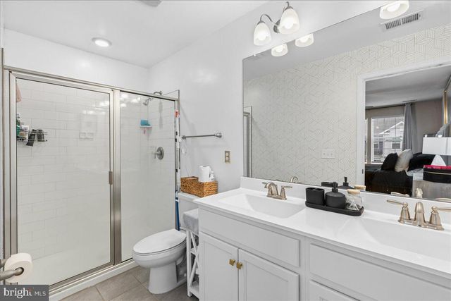 14 PEREGRINE WAY, Burlington, NJ 08016