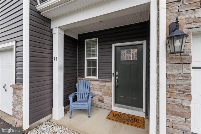 14 PEREGRINE WAY, Burlington, NJ 08016