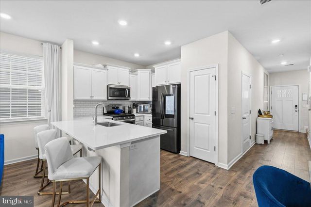 14 PEREGRINE WAY, Burlington, NJ 08016