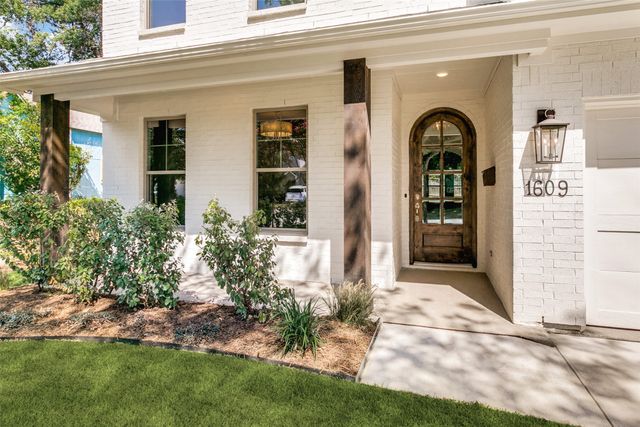 1609 Belle Place, Fort Worth, TX 76107