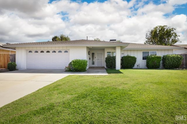 6009 Desert Hills Avenue, Bakersfield, CA 93309