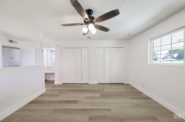 6009 Desert Hills Avenue, Bakersfield, CA 93309