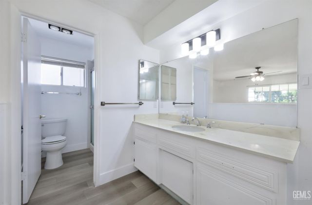 6009 Desert Hills Avenue, Bakersfield, CA 93309