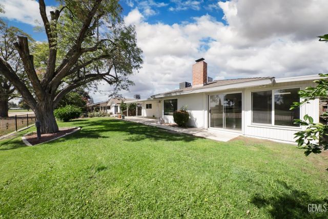 6009 Desert Hills Avenue, Bakersfield, CA 93309