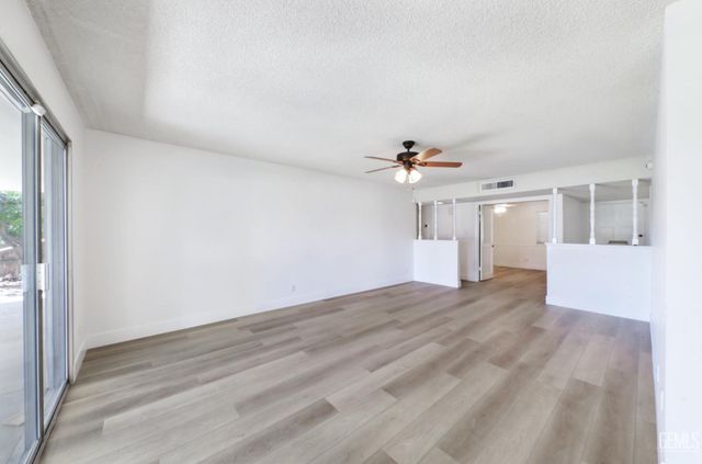 6009 Desert Hills Avenue, Bakersfield, CA 93309