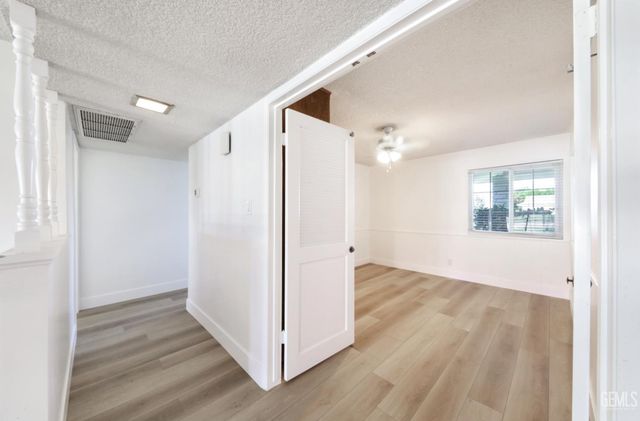 6009 Desert Hills Avenue, Bakersfield, CA 93309
