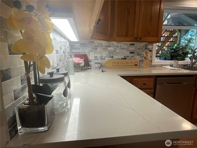 1656 Fern Place, Oak Harbor, WA 98277