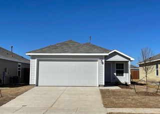 910 Wildflower Street, Ennis, TX 75119