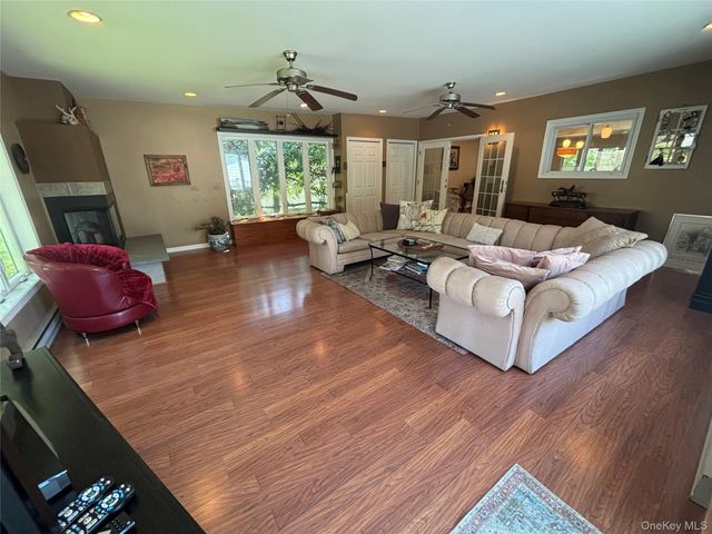 23 Hankin Loop, Poughkeepsie, NY 12601