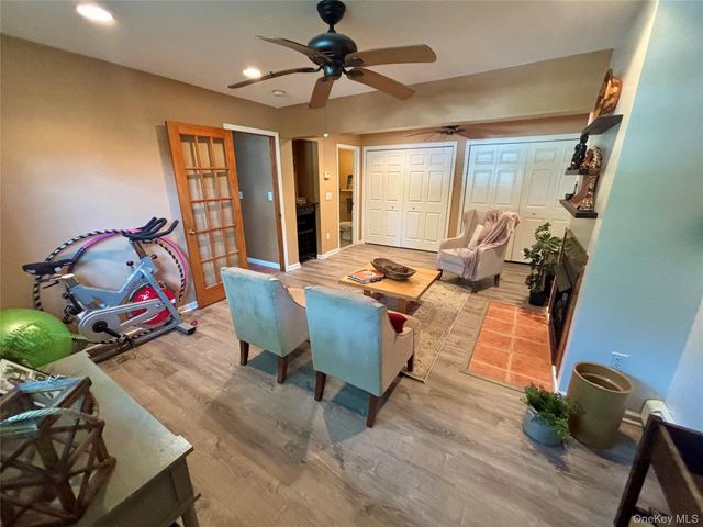 23 Hankin Loop, Poughkeepsie, NY 12601