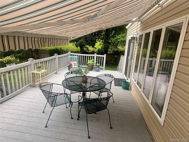 23 Hankin Loop, Poughkeepsie, NY 12601