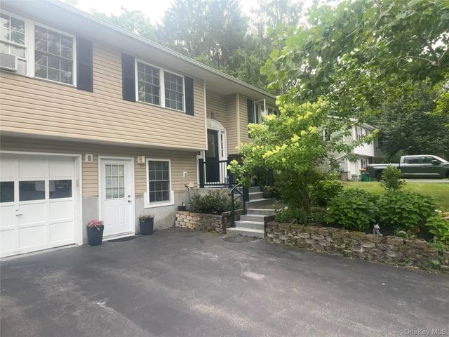 23 Hankin Loop, Poughkeepsie, NY 12601