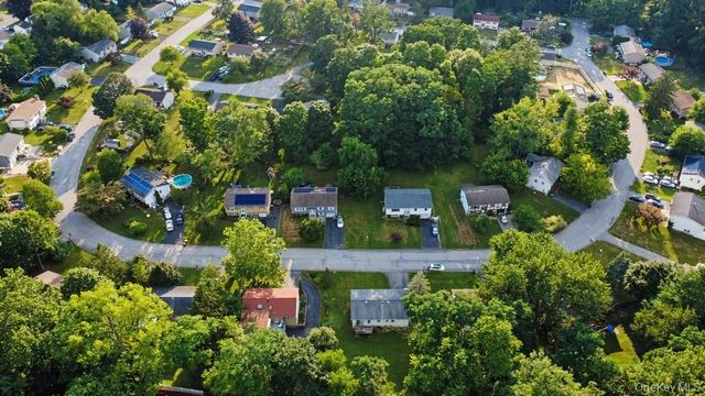 23 Hankin Loop, Poughkeepsie, NY 12601