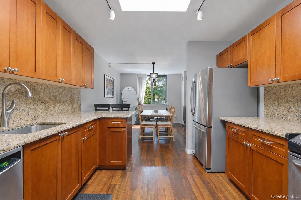 302 Church Street 3H, White Plains, NY 10603 — photo 3