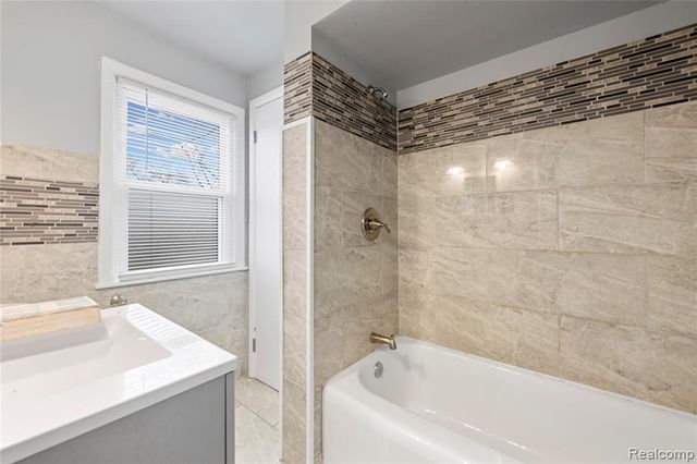 16254 Prest Street, Detroit, MI 48235