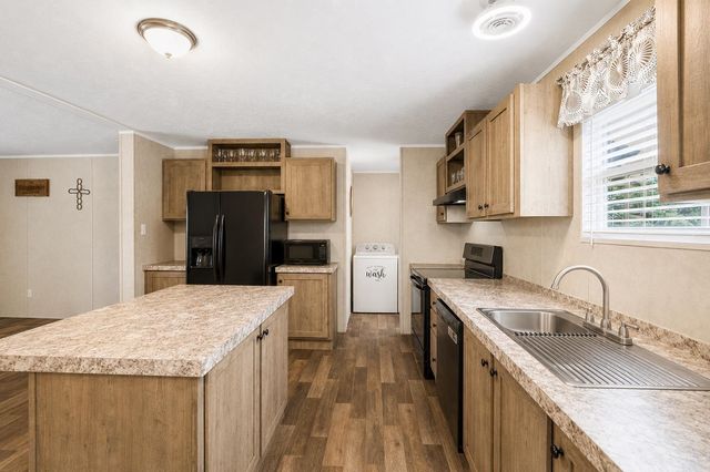415 Future Ln, Inman, SC 29349