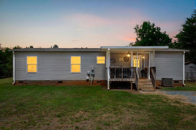 415 Future Ln, Inman, SC 29349