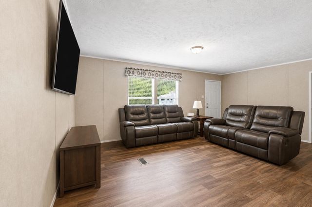 415 Future Ln, Inman, SC 29349