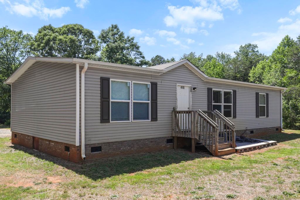 415 Future Ln, Inman, SC 29349