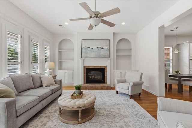 8475 FRIARLYNCH LN, Germantown, TN 38139