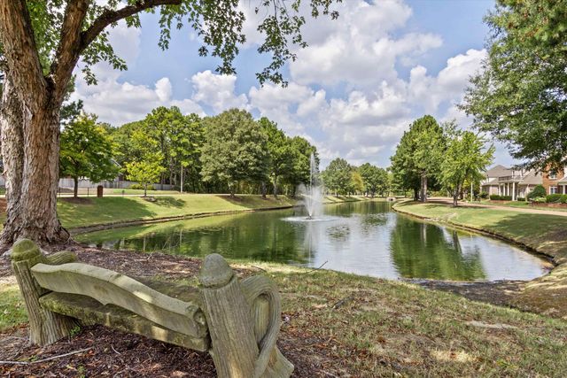8475 FRIARLYNCH LN, Germantown, TN 38139