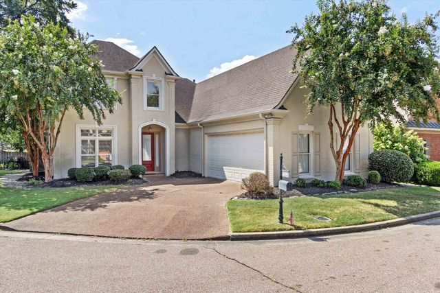 8475 FRIARLYNCH LN, Germantown, TN 38139