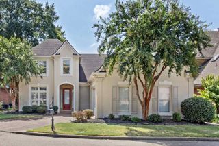8475 FRIARLYNCH LN, Germantown, TN 38139