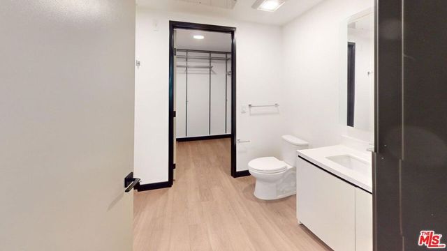 11036 Moorpark Street 426, Los Angeles, CA 91602