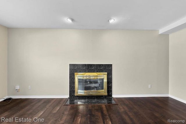 30947 Kenwood Court, Livonia, MI 48152