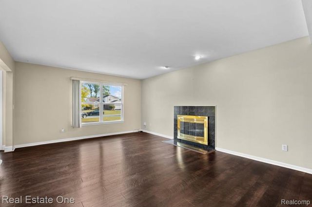 30947 Kenwood Court, Livonia, MI 48152
