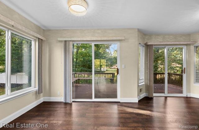 30947 Kenwood Court, Livonia, MI 48152