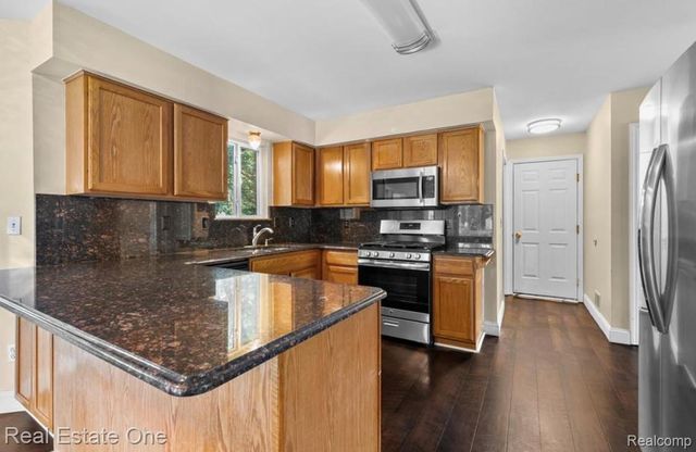 30947 Kenwood Court, Livonia, MI 48152
