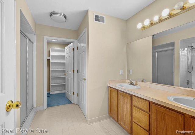 30947 Kenwood Court, Livonia, MI 48152