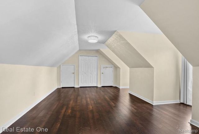 30947 Kenwood Court, Livonia, MI 48152