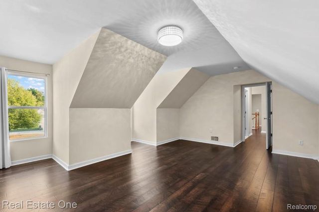 30947 Kenwood Court, Livonia, MI 48152