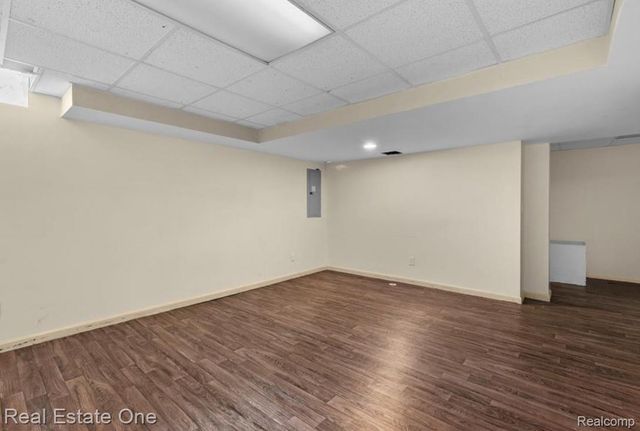 30947 Kenwood Court, Livonia, MI 48152