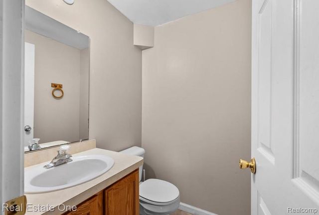 30947 Kenwood Court, Livonia, MI 48152