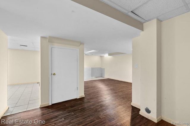 30947 Kenwood Court, Livonia, MI 48152