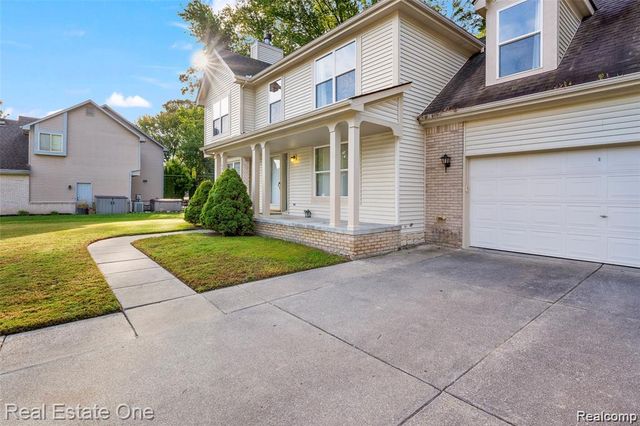 30947 Kenwood Court, Livonia, MI 48152