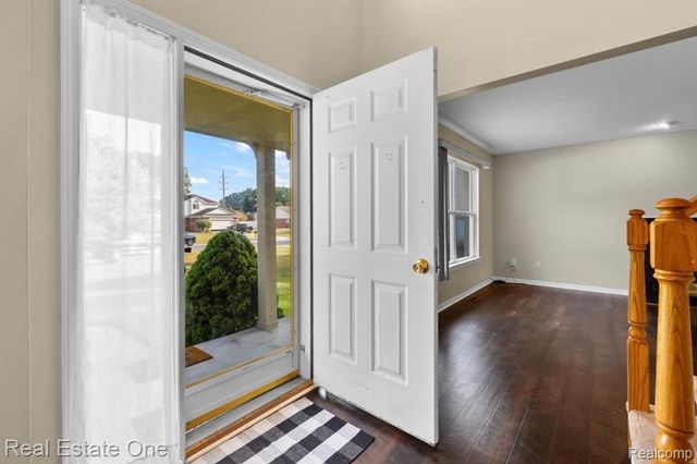30947 Kenwood Court, Livonia, MI 48152