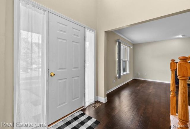 30947 Kenwood Court, Livonia, MI 48152