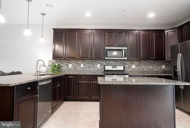 913 MORGAN RUN RD, Middle River, MD 21220