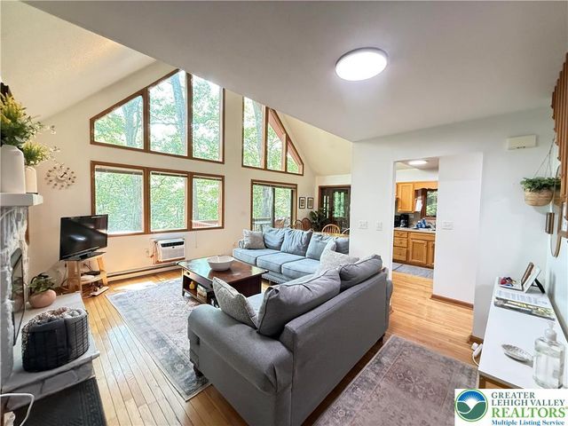 6414 Decker Road, Lehman Twp, PA 18324