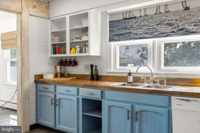 1123 BALL PARK RD, Fishing Creek, MD 21634