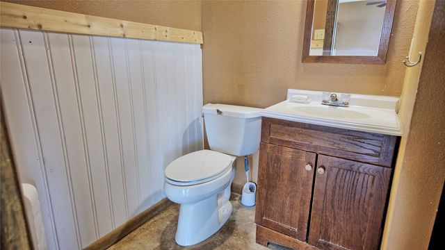 688 Alamo Road, Montague, TX 76251