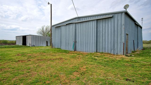 688 Alamo Road, Montague, TX 76251