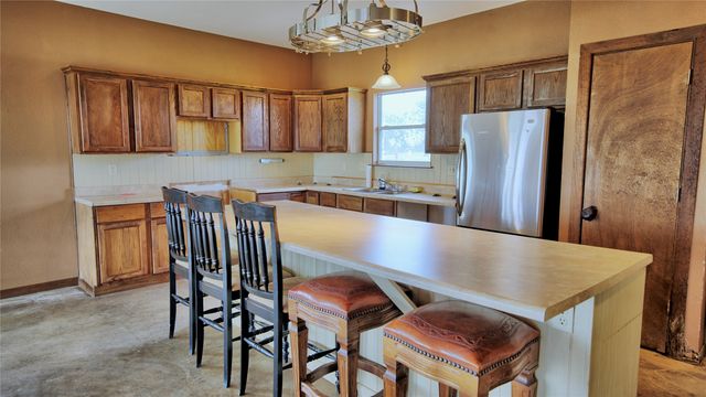 688 Alamo Road, Montague, TX 76251