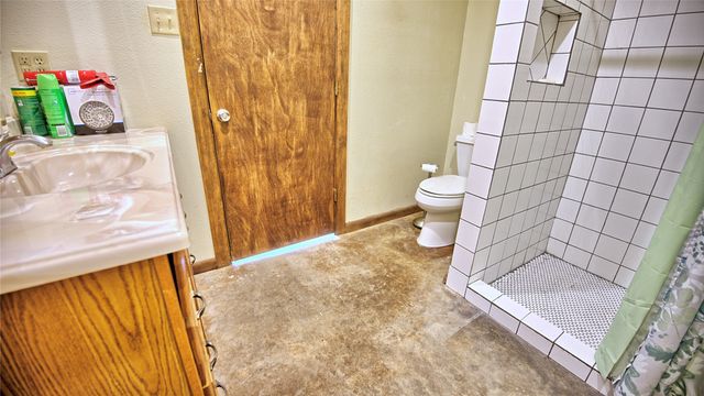688 Alamo Road, Montague, TX 76251