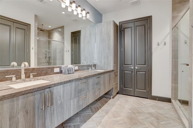 1211 Caroline Street 1706, Houston, TX 77002